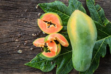 como madurar una papaya verde en casa